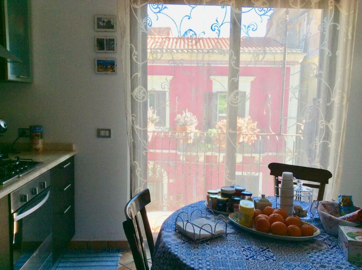 B&B Domus Candida Калатабиано Екстериор снимка